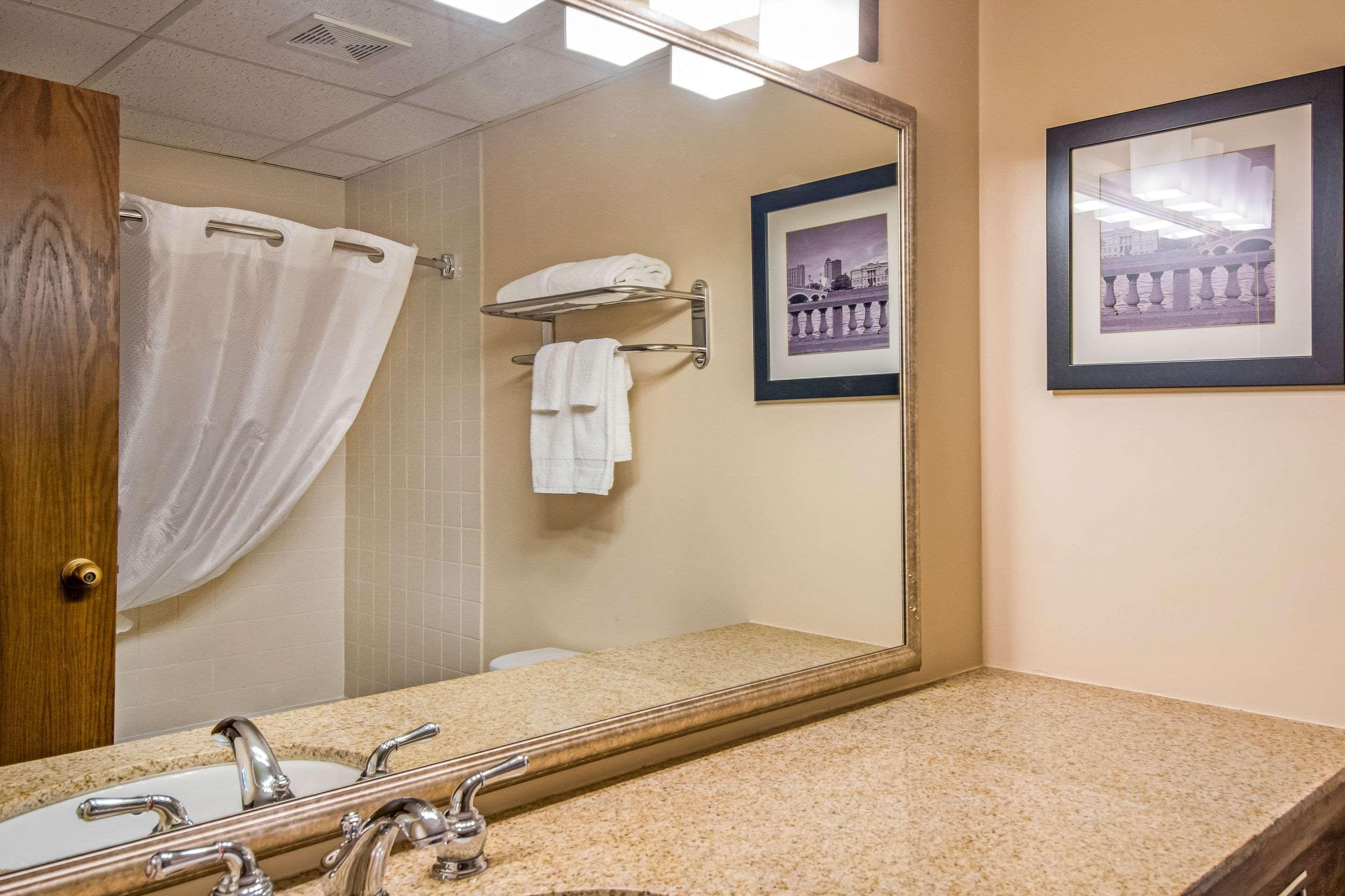 Quality Inn & Suites Virginia Exteriör bild