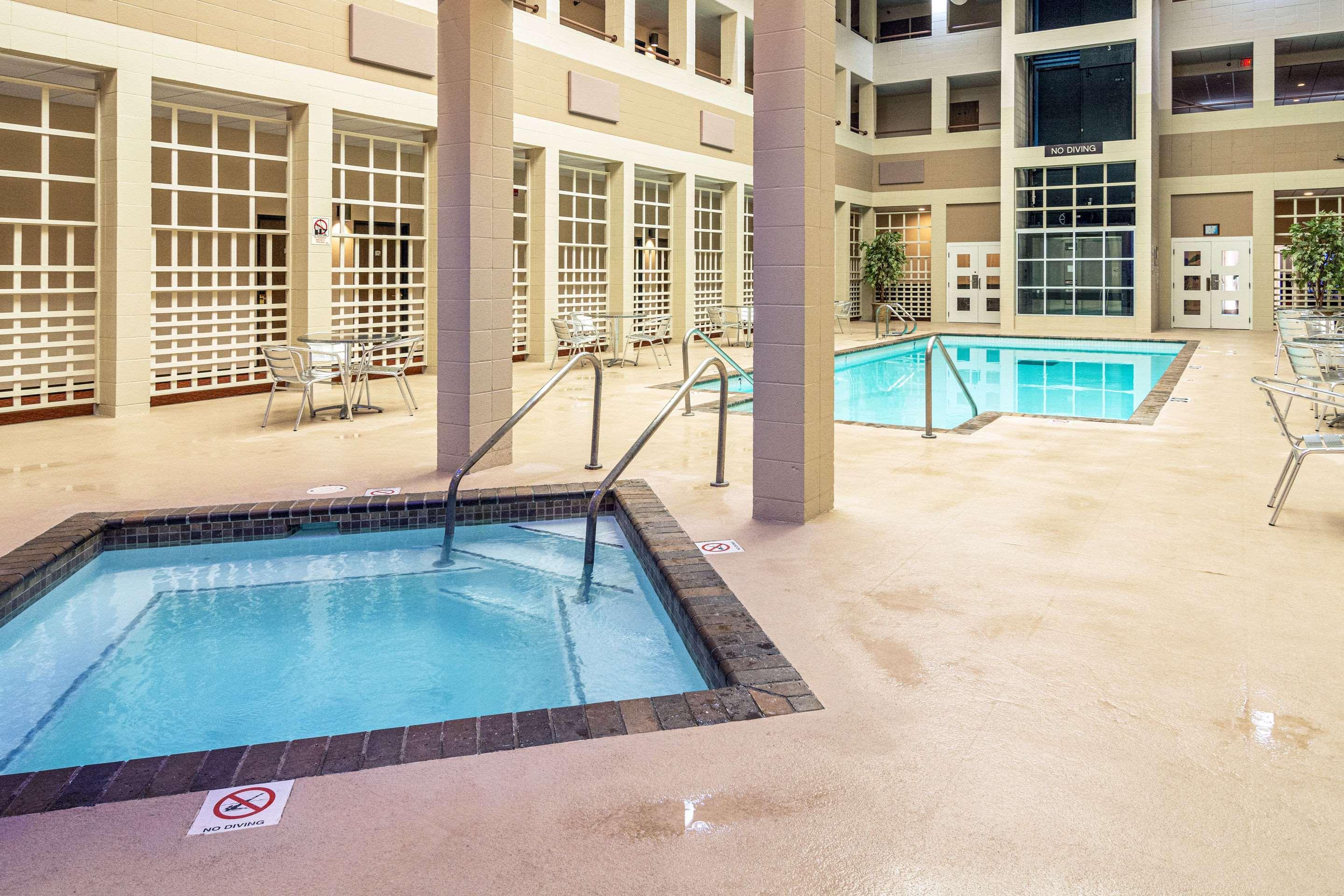 Quality Inn & Suites Virginia Exteriör bild