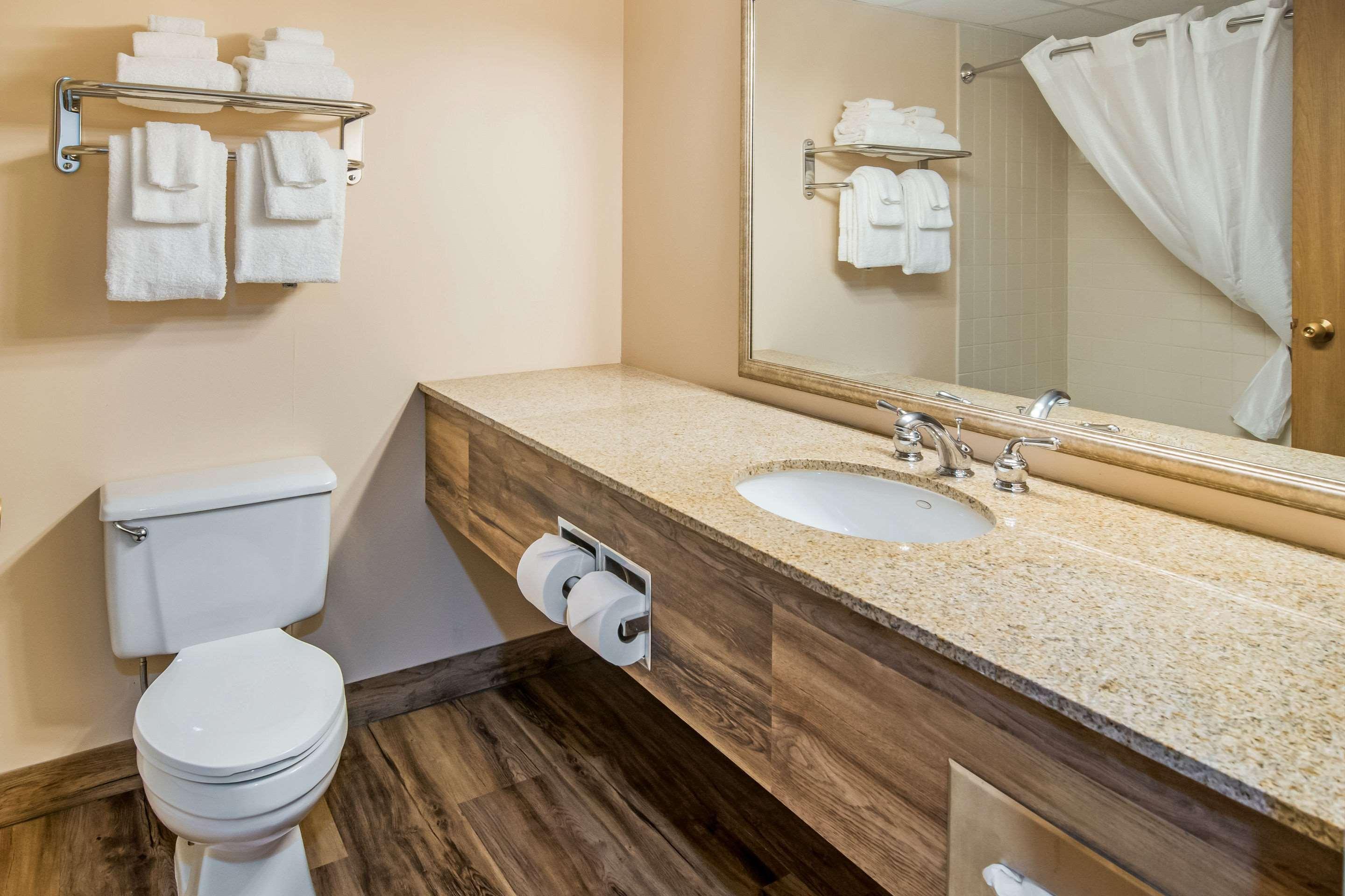 Quality Inn & Suites Virginia Exteriör bild
