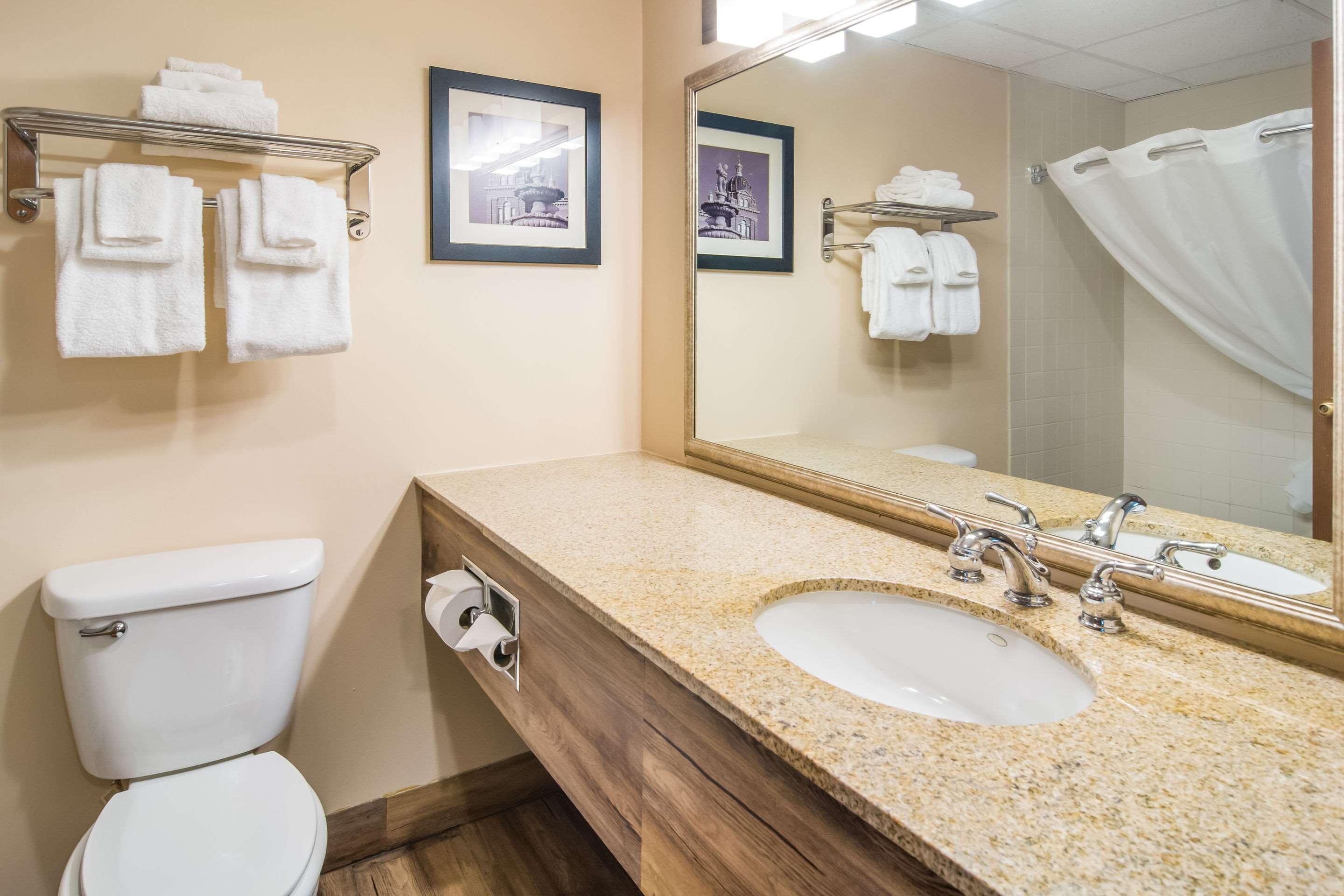 Quality Inn & Suites Virginia Exteriör bild