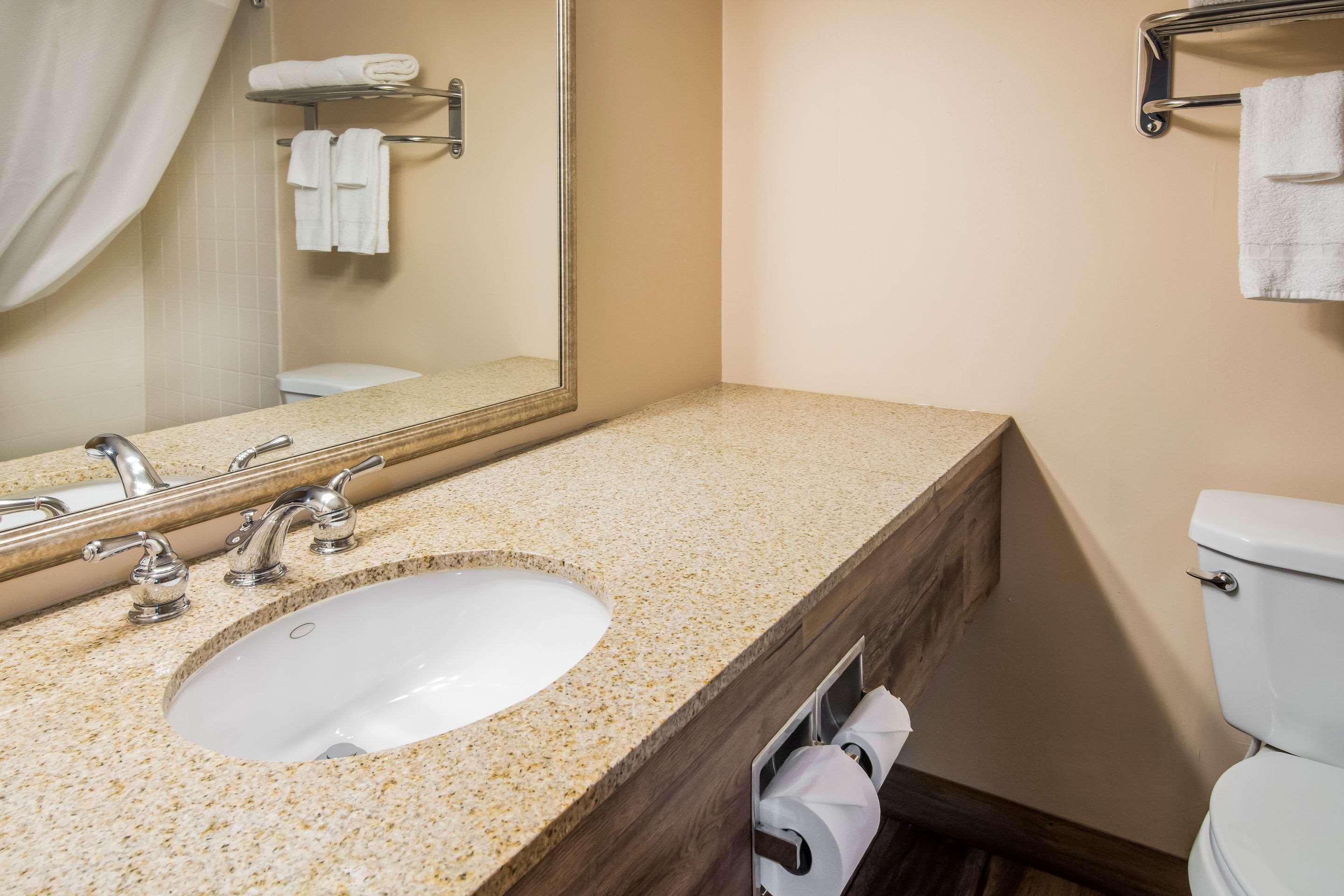 Quality Inn & Suites Virginia Exteriör bild