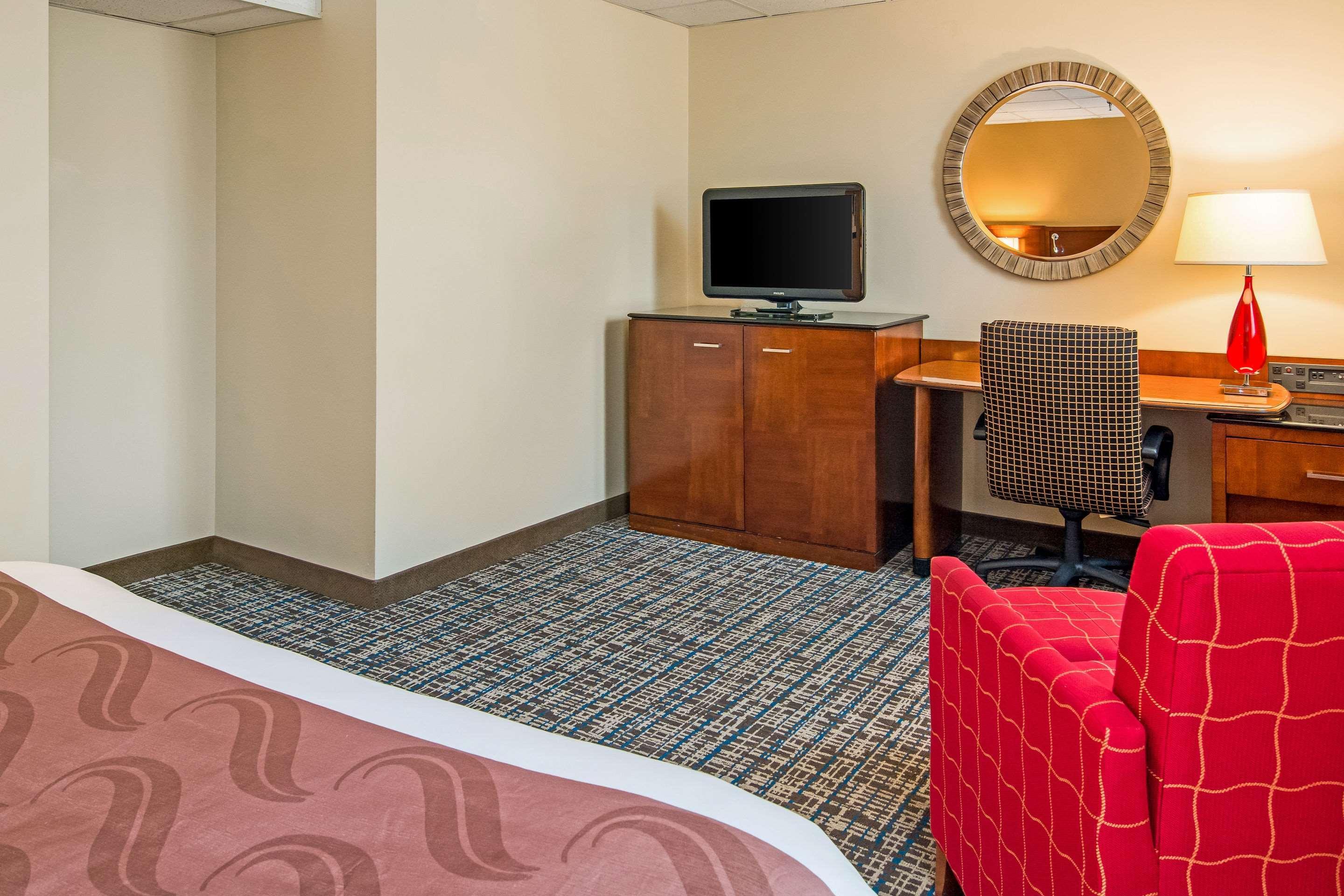 Quality Inn & Suites Virginia Exteriör bild